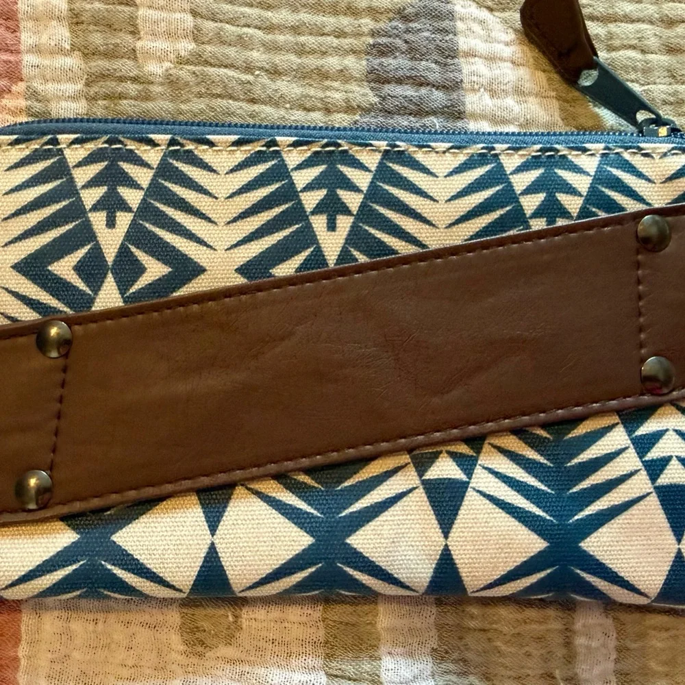Kavu Clutch Wallet - New